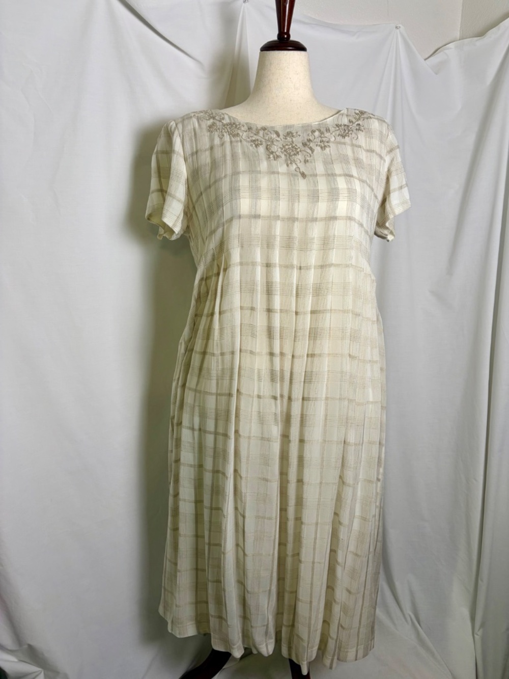 Sarah Elizabeth Vintage Embroidered Cream Maxi Dress Size 16P